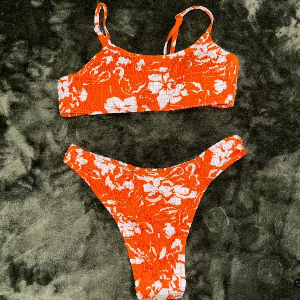 N/A bright bold